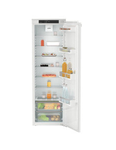 Įmontuojamas šaldytuvas...