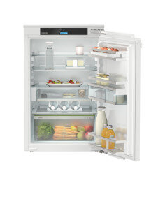 Įmontuojamas šaldytuvas...