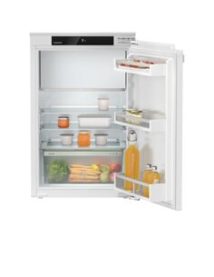 Įmontuojamas šaldytuvas...