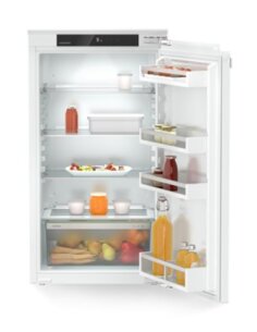 Įmontuojamas šaldytuvas...