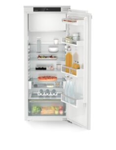 Įmontuojamas šaldytuvas...