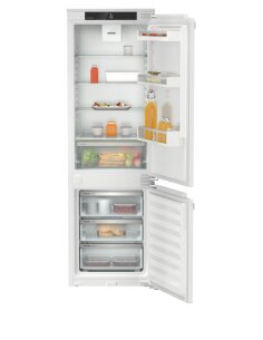 Įmontuojamas šaldytuvas...