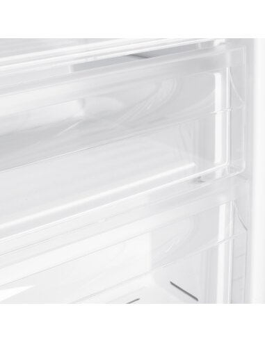 Šaldytuvas šaldiklis apačioje...