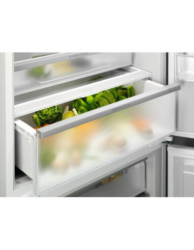70 cm pločio įmontuojamas šaldytuvas Electrolux ENP7TD75S