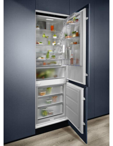 70 cm pločio įmontuojamas šaldytuvas Electrolux ENP7TD75S