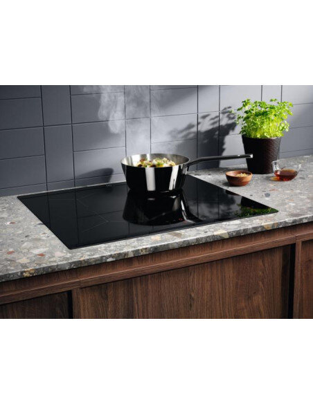 Montuojama indukcinė kaitlentė Electrolux EIT61443B