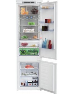 Įmontuojamas šaldytuvas...