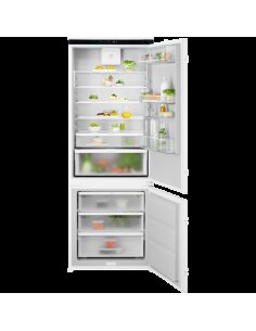 Įmontuojamas šaldytuvas...