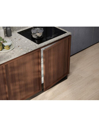 82 cm aukščio įmontuojamas šaldytuvas be šaldymo kameros Electrolux LXB2AE82S