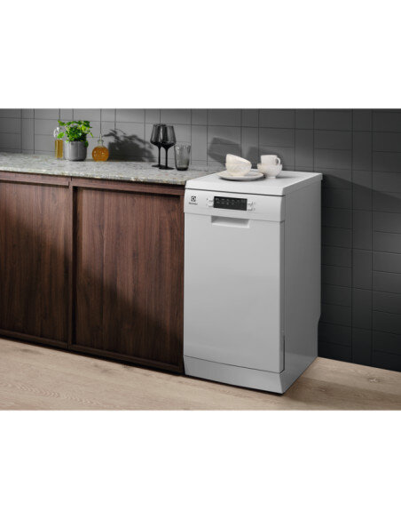 45 cm pločio baltos spalvos indaplovė Electrolux ESS42220SW