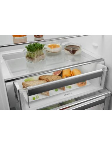 Įmontuojamas šaldytuvas su šaldikliu 188cm Electrolux LNS9TE19S