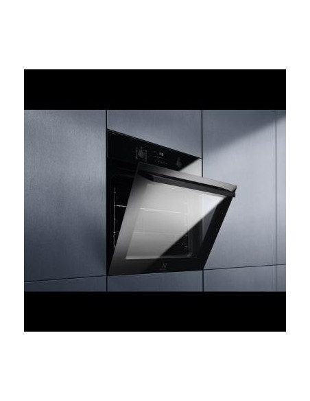 Juodos spalvos orkaitė su pirolize ir garų funkcija Electrolux LOD7P87Z