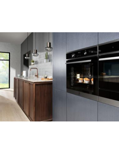 Juodos spalvos orkaitė Electrolux EOD5C50Z
