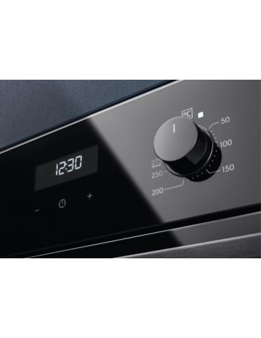 Juodos spalvos orkaitė Electrolux EOD5C50Z